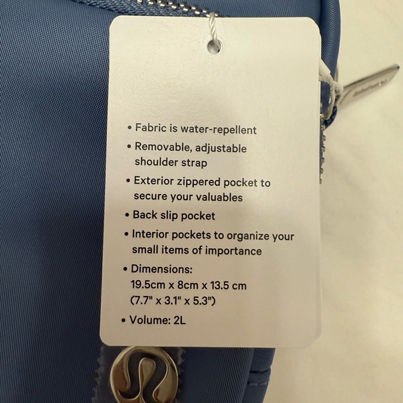 Lululemon everywhere crossbody bag 2L - Picture 6 of 9